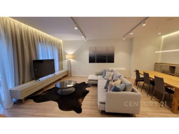Tirane, jap me qera Vile 4+1+BLK Kati 3, 325 m² 2800 Euro (mjull bathore)