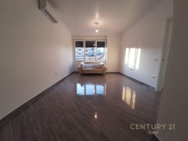 Tirane, jap me qera zyre Kati 2, 95 m² 750 Euro (tefta tashko)
