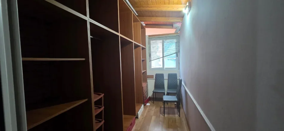 Tirane, shitet apartament 2+1 Kati 3, 140 m² 250.000 € (Liqeni i Thate)