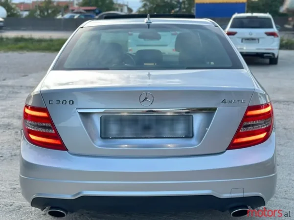 Tirane, shitet makine mercedes c300 viti 2012 Benzin+Gaz, gri metalizato automatik Klima 6.000 €