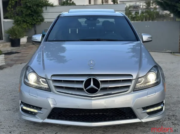 Tirane, shitet makine mercedes c300 viti 2012 Benzin+Gaz, gri metalizato automatik Klima 6.000 €