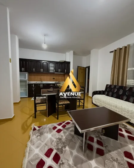 Tirane, jepet me qera apartament 2+1 Kati 3, 450 € (Rruga muhamet gjollesha)