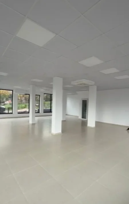Tirane, jepet me qera ambjent biznesi Kati 0, 115 m² 950 € (kodra e priftit)