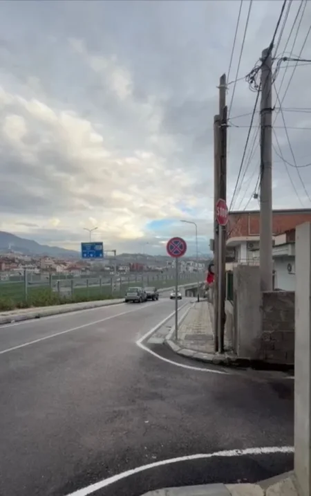 Tirane, jepet me qera ambjent biznesi Kati 0, 115 m² 950 € (kodra e priftit)