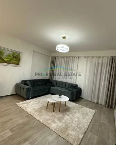 Tirane, jepet me qera apartament 2+1+2  Kati 2, 110 m² 800 € (Liqeni i Thate)