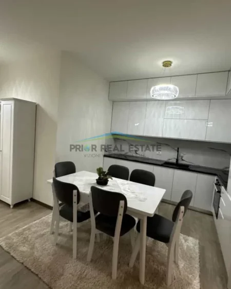 Tirane, jepet me qera apartament 2+1+2  Kati 2, 110 m² 800 € (Liqeni i Thate)