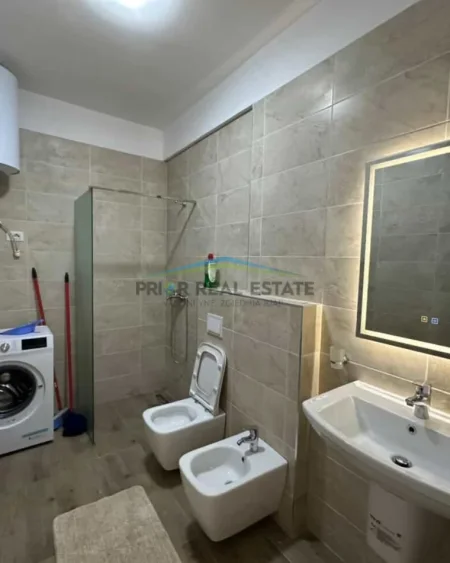 Tirane, jepet me qera apartament 2+1+2  Kati 2, 110 m² 800 € (Liqeni i Thate)