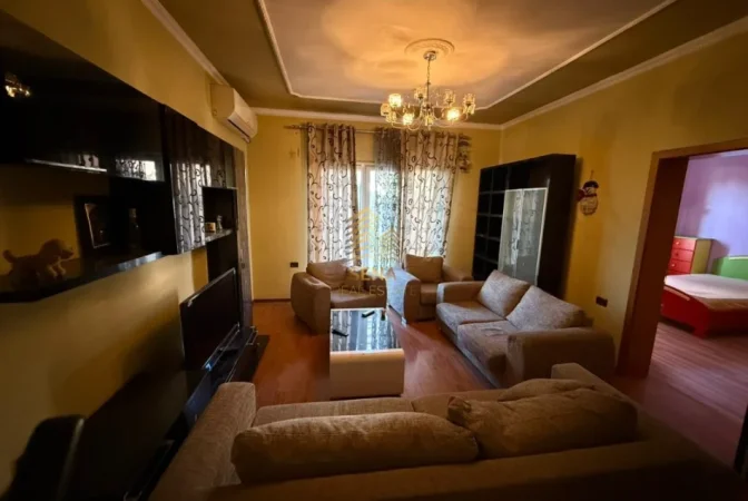 Tirane, jepet me qera apartament 3+1+Aneks+Ballkon Kati 2, 160 m² 700 € (Jordan Misja)
