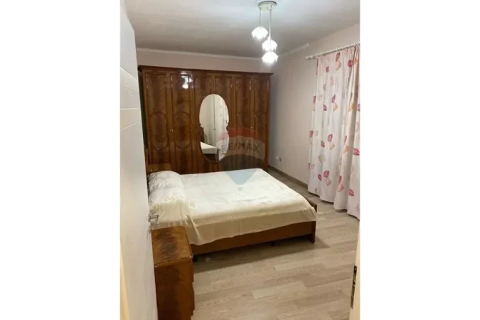 Tirane, shitet apartament 2+1+Ballkon Kati 3, 109 m² (rrugae durresit)