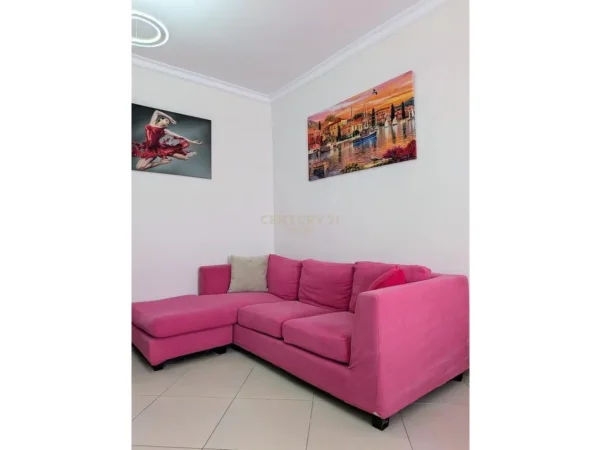 Tirane, jepet me qera apartament 1+1 Kati 4, 30 m² 450 € (21Dhjetori)