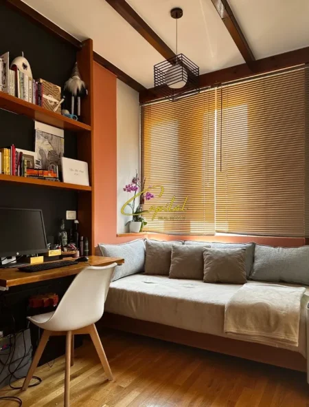 Tirane, jepet me qera apartament 2+1 Kati 1, 175 m² 1.100 € (PALLATI I BRIGADAVE)