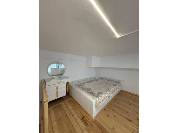 Tirane, jepet me qera apartament duplex 1+1 Kati 0, 61 m² 635 € (Rruga e Dibres)