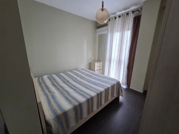 Tirane, jepet me qera apartament 1+1+Aneks+Ballkon Kati 8, 50 m² 450 € (qytet studenti , vilat gjermane)