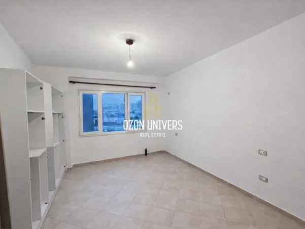 Tirane, jepet me qera apartament 1+1+Ballkon Kati 1, 110 m² 500 € (Astir, pranë Oslos)