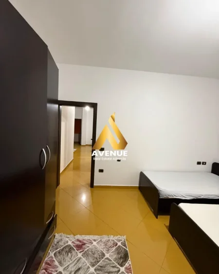 Tirane, jepet me qera apartament 2+1 Kati 3, 90 m² (Rruga Muhamet Gjollesha)