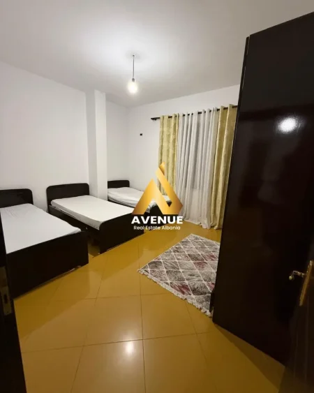 Tirane, jepet me qera apartament 2+1 Kati 3, 90 m² (Rruga Muhamet Gjollesha)