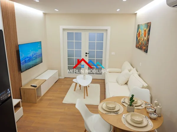 Tirane, jepet me qera apartament 1+1+Ballkon Kati 1, 50 m² 780 € (RRUGA ISMAIL QEMALI,RRUGA E ELBASANIT)