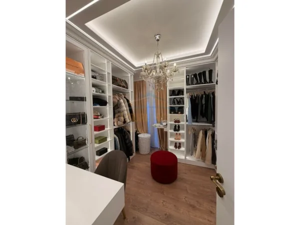 Tirane, jepet me qera apartament 2+1 Kati 2, 116 m² 1.400 € (Green city)