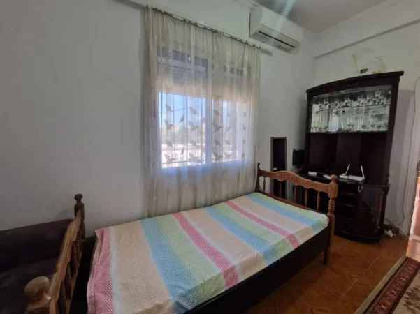 Tirane, jepet me qera Vile 2+1 , 100 m² 520 € (Parku)