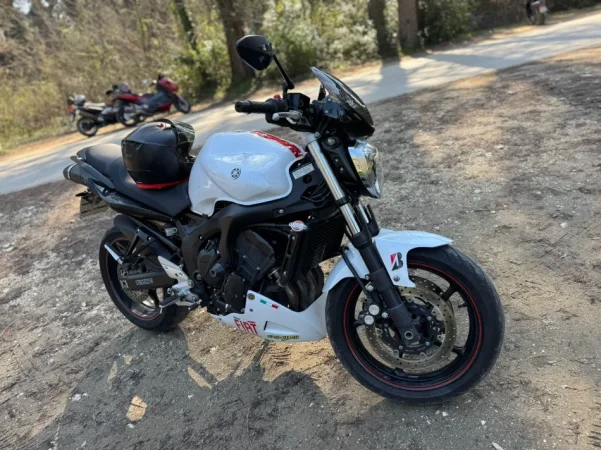 Tirane, shitet Yamaha FZ6 600cc Benzin, e zeze manuale Kondicioner 35.000 km 355.000 €