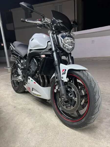 Tirane, shitet Yamaha FZ6 600cc Benzin, e zeze manuale Kondicioner 35.000 km 355.000 €