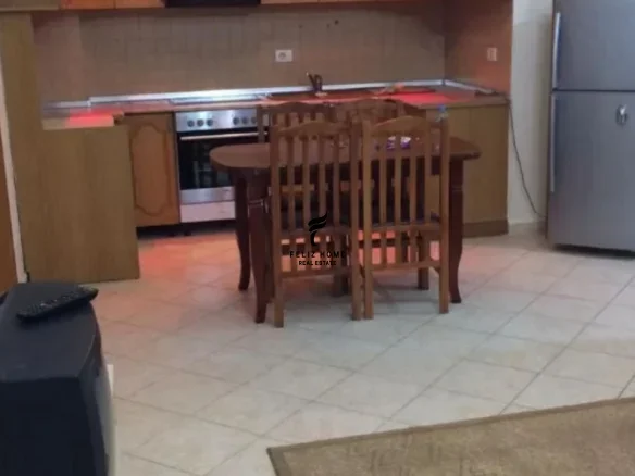 Tirane, jepet me qera apartament 3+1 Kati 5, 120 m² 750 € (STACIONI TRENIT)