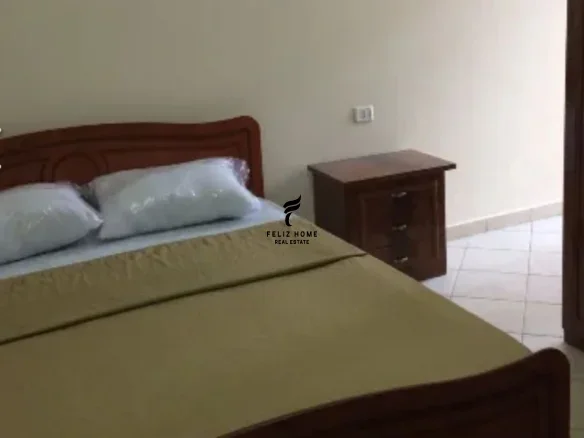 Tirane, jepet me qera apartament 3+1 Kati 5, 120 m² 750 € (STACIONI TRENIT)