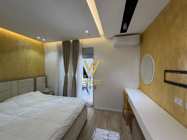 Tirane, jepet me qera apartament 2+1+Ballkon Kati 7, 108 m² 600 € (FRESK)