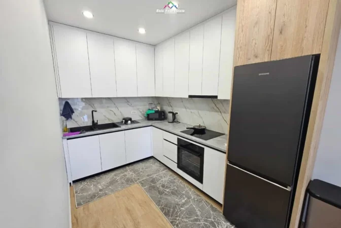 Tirane, jepet me qera apartament 2+1 Kati 9, 100 m² 730 € (Prane Kompleksit Turdiu)