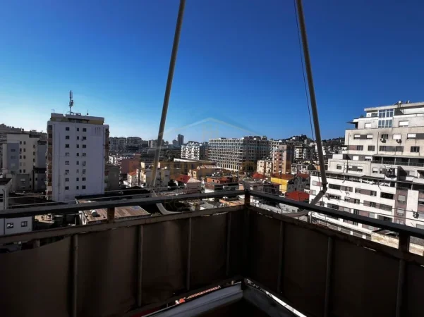 Durres, jepet me qera apartament 1+1 Kati 8, 70 m² 350 € (Markata, Durrës)