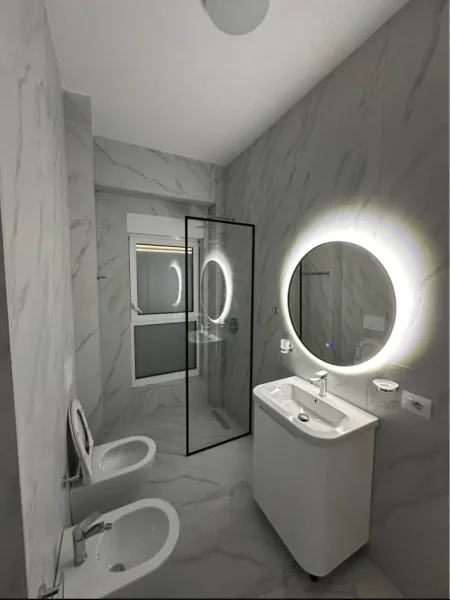 Tirane, jepet me qera apartament 1+1+Ballkon Kati 7, 55 m² 470 € (RRUGA PASHO HYSA)