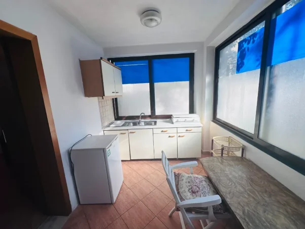 Tirane, jepet me qera garsoniere Kati 1, 40 m² 280 mije leke