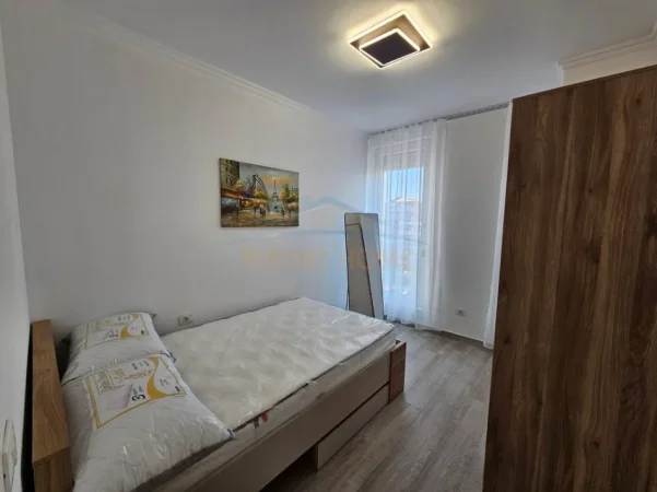 Shqiperi, jepet me qera apartament 2+1+Ballkon Kati 6, 80 m² 900 € (Rruga Jordan Misja)