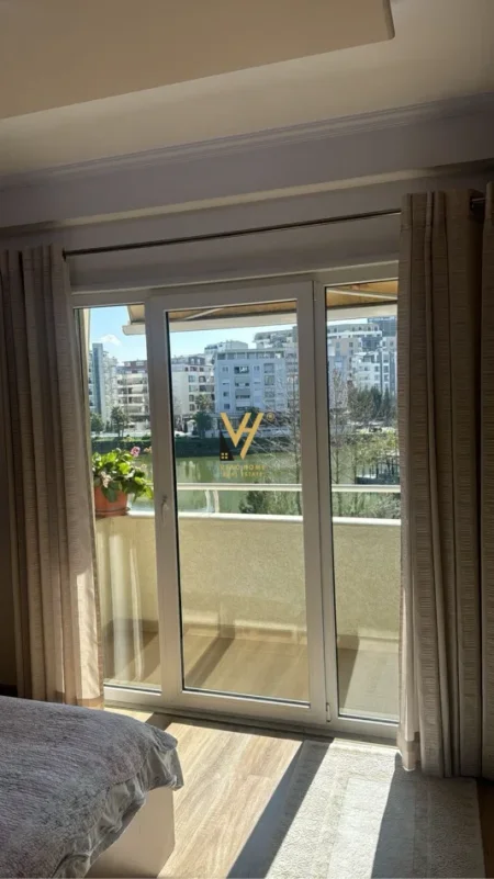 Tirane, shitet apartament 2+1+Ballkon Kati 1, 127 m² (LIQENI I THATE)