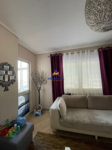 Tirane, shitet apartament 2+1+Ballkon Kati 6, 103 m² 255.000 €