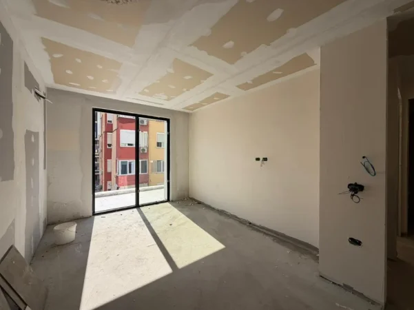 Tirane, shitet apartament 1+1 Kati 5, 95 m² 250.000 € (Vasil Shanto)