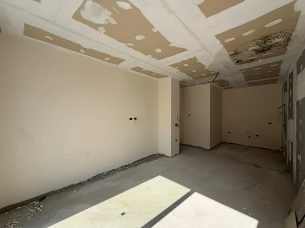 Tirane, shitet apartament 1+1 Kati 5, 95 m² 250.000 € (Vasil Shanto)