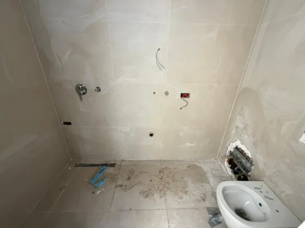 Tirane, shitet apartament 1+1 Kati 5, 95 m² 250.000 € (Vasil Shanto)