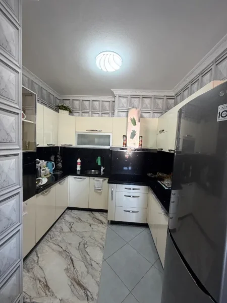 Tirane, shes apartament 2+1 Kati 4, 113 m² 260.000 € (Rruga Panorama)