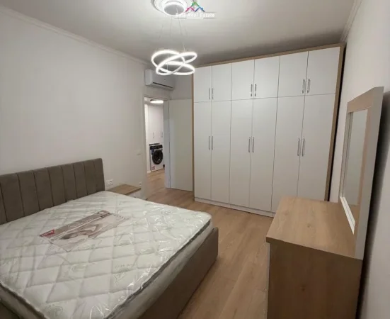 Tirane, jepet me qera apartament 1+1 Kati 3, 70 m² 620 € (Rruga e Dafinave)