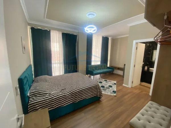 Tirane, jepet me qera apartament 2+1+2 Kati 1, 100 m² 900 € (RRUGA RIZA CEROVA)