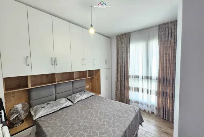 Tirane, jepet me qera apartament 1+1 Kati 9, 100 m² 730 € (Rruga Beniamin Kruta)
