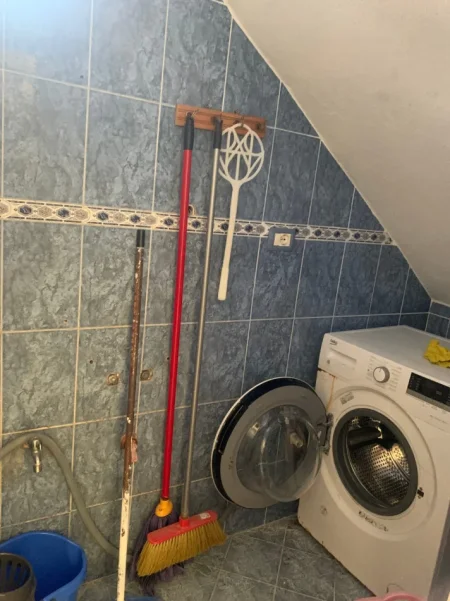 Tirane, jepet me qera apartament 3+1 Kati 2, 150 m² 500 € (Kodra e Priftit)