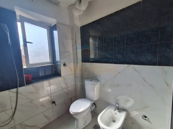 Tirane, jepet me qera apartament 1+1 Kati 3, 60 m² 313 € (ALIDEM , Prane Ish Markates)
