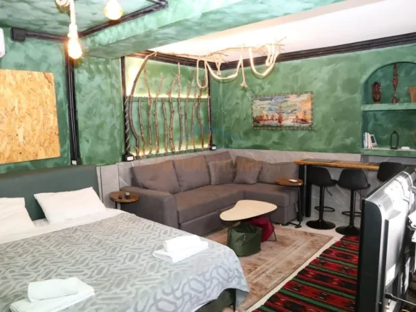 Tirane, jepet me qera 3 Studio + 2 Poste Parkimi , Kati 0, 56 m² 1.650 € (LAPRAKE)