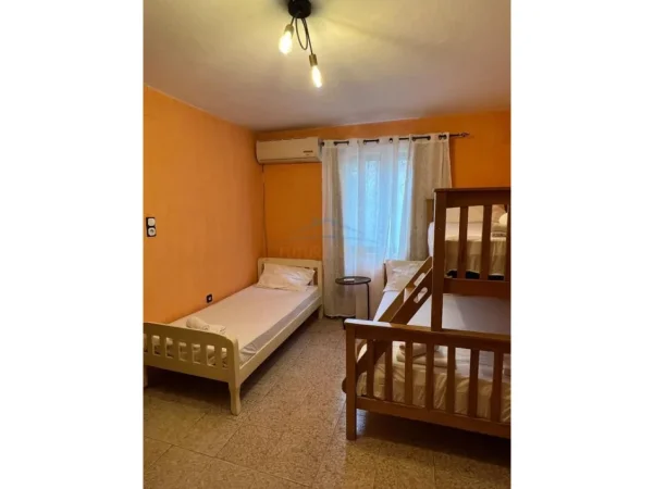 Tirane, jepet me qera 3 Studio + 2 Poste Parkimi , Kati 0, 56 m² 1.650 € (LAPRAKE)