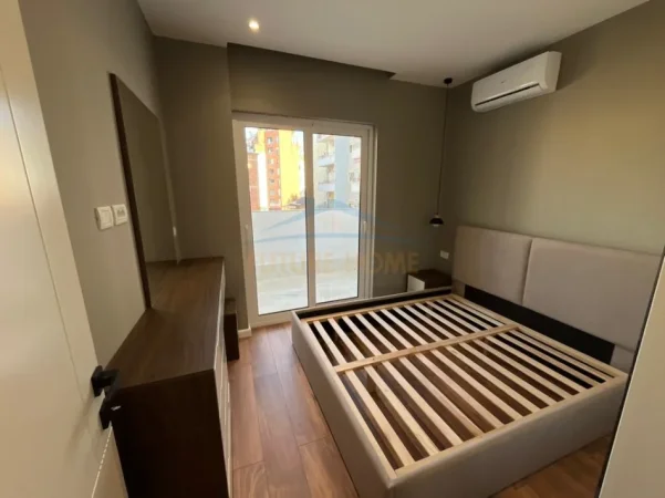 Tirane, shitet apartament 1+1 Kati 3, 57 m² 163.000 € (Mine Peza)