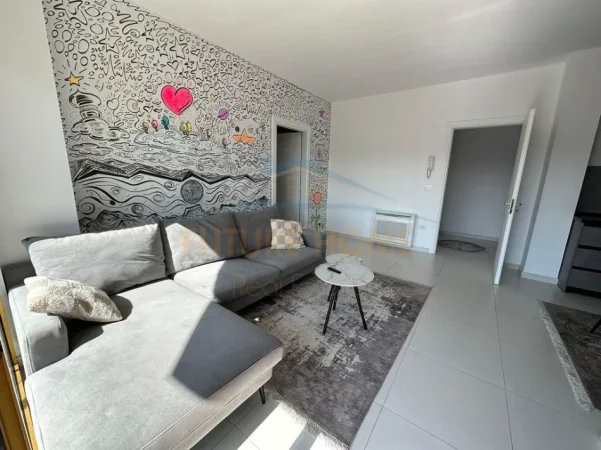 Tirane, jepet me qera apartament 2+1 Kati 6, 117 m² 1.500 € (Bllok)