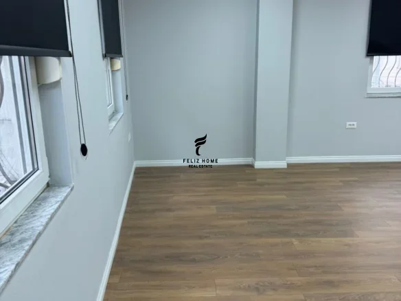 Tirane, jepet me qera zyre Kati 1, 89 m² 950 € (QENDER)
