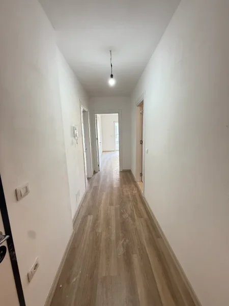 Tirane, jepet me qera apartament 1+1+Ballkon Kati 3, 60 m² 350 € 